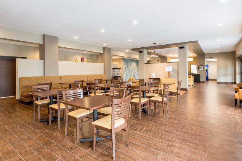 Sleep Inn & Suites Ankeny - Des Moines Bagian luar foto